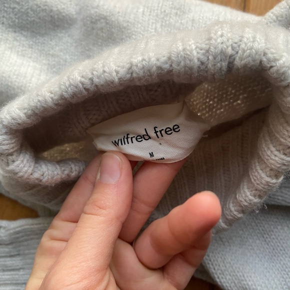 Aritzia cropped sweater - Picture 3 of 4